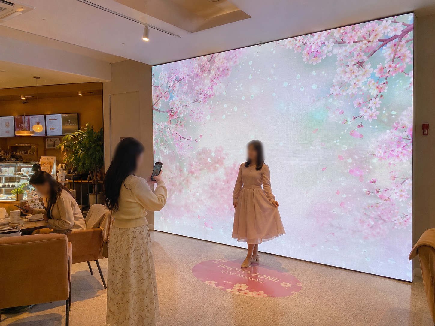 LED 사이니지, 운영 관점에서 다시 보기 — 관제·배포·권한까지, 화면이 아니라 체계를 도입하는 법